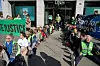 Oslo 20250821. Aktivister fra Extinction Rebellion aksjonerer utenfor DNBs lokaler i Karl Johans gate i Oslo.