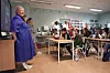 Oslo 20250818. Høyre-leder Erna Solberg, nestleder Tina Bru og Oslos skolebyråd Julie Remen Midtgarden deltar på første skoledag i klasse 7b på Bryn skole.