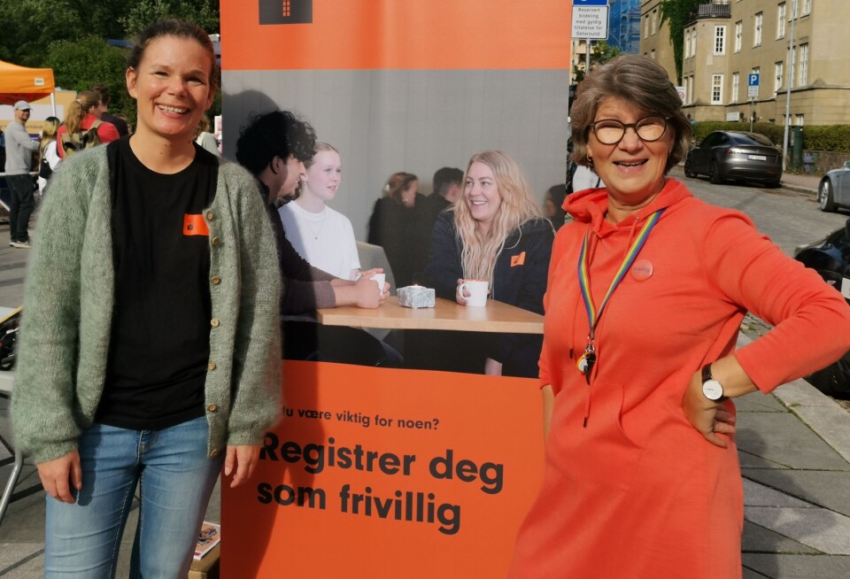 Frivilligkoordinatorene Kristin Müller-Nilssen (t.v.) og Ellen Kirkaas oppfordrer deg til å melde deg som frivillig!